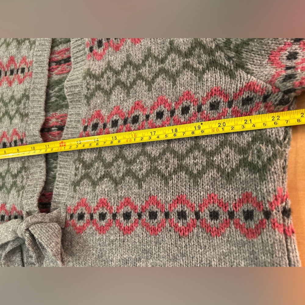 Patterned Gray Cardigan Sweater - image 3